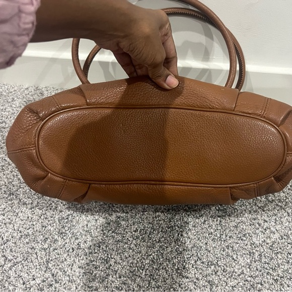 Michael Kors Astor Ring Large Tote Handbag Brown Pebbled Leather Gold Hardware - Picture 4 of 13